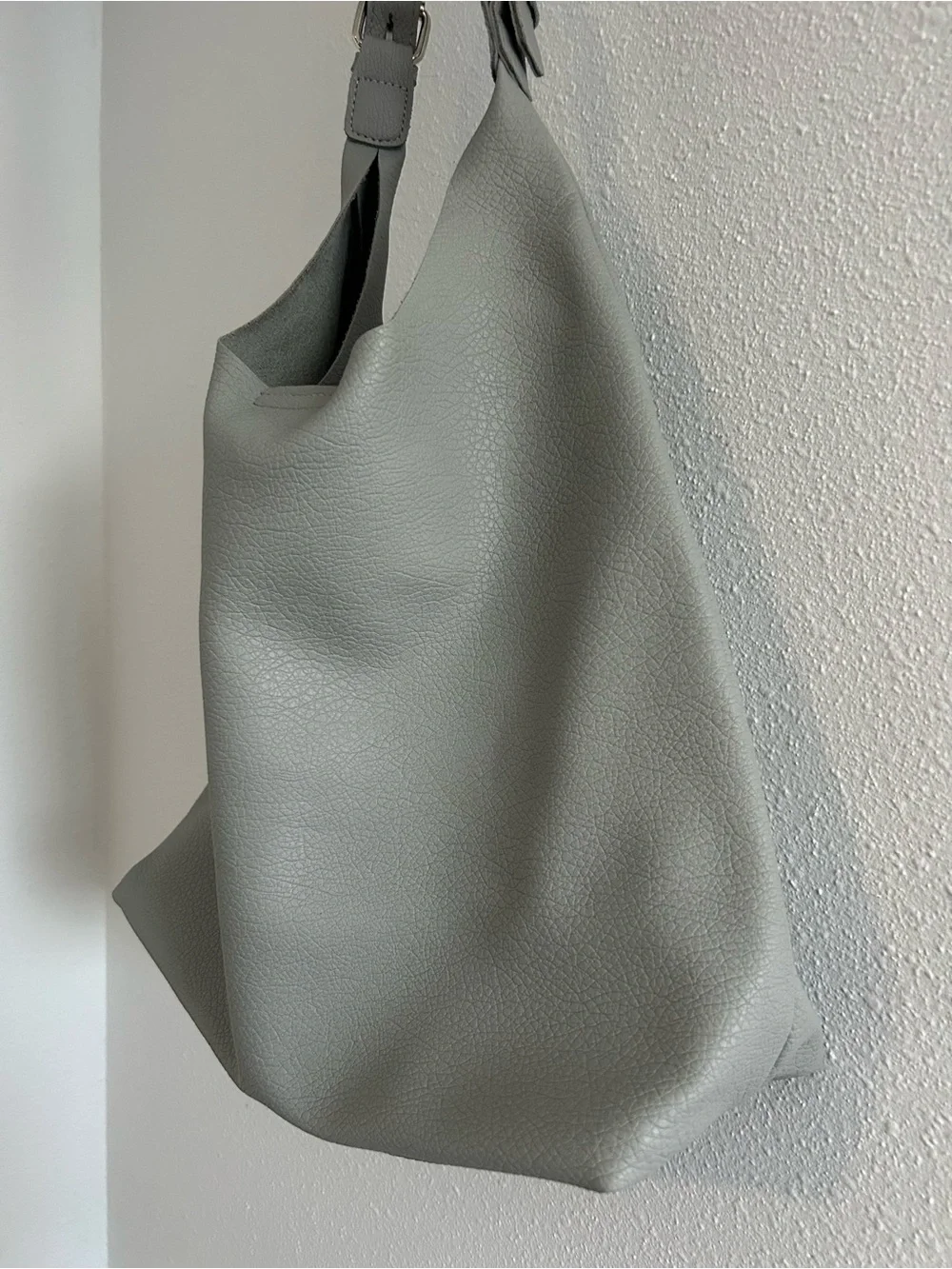 Minimalist Gray Leather Tote Bag - Sleek Everyday Shoulder Bag